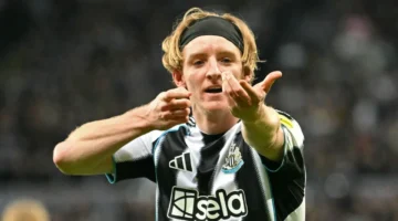 أزمات التحكيم تشتعل.. جوردون يهاجم تغيير قوانين الدوري الإنجليزي وتلميحات حول آرسنال